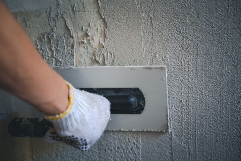 Reparatii fisuri pereti interiori