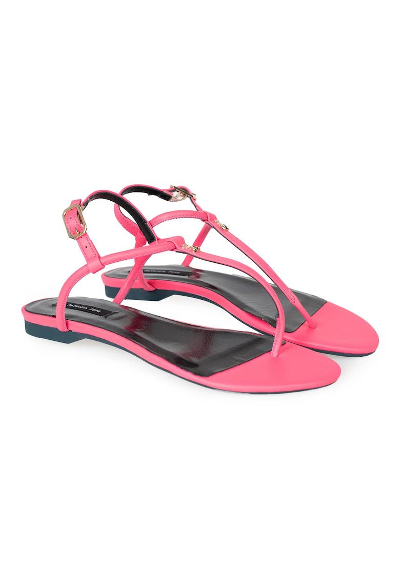 Sandale din piele cu bareta separatoare -