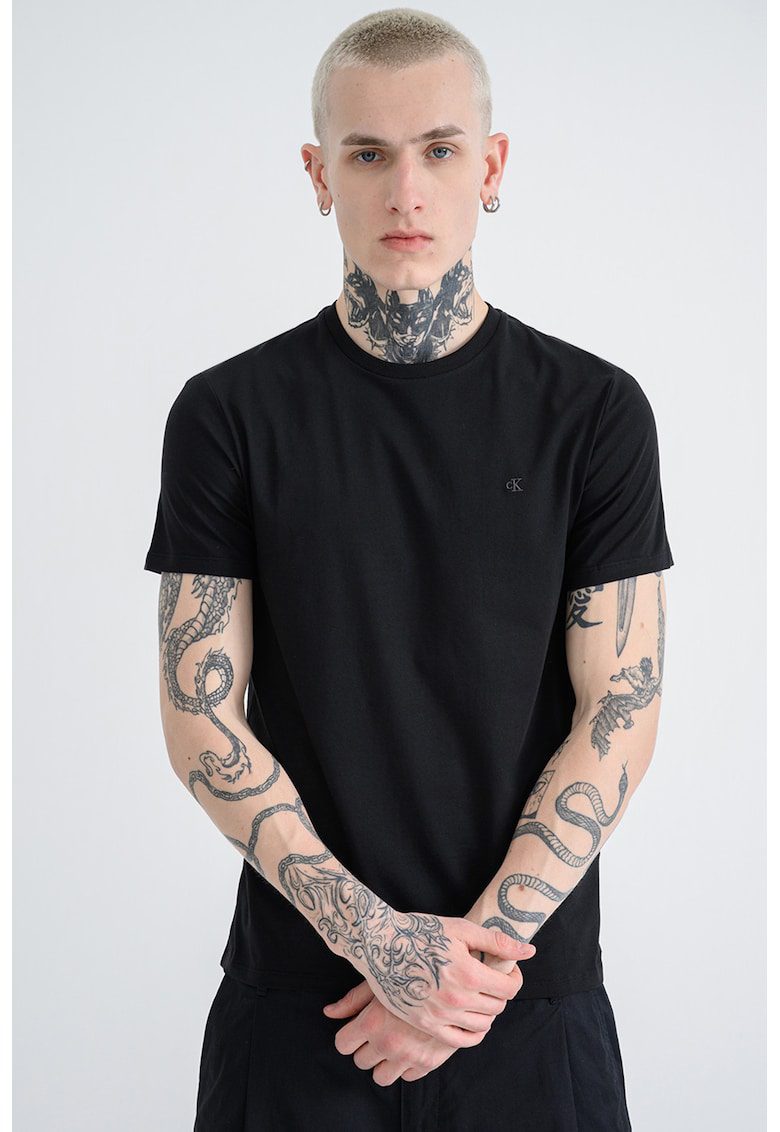 Tricou uni cu decolteu la baza gatului - Negru