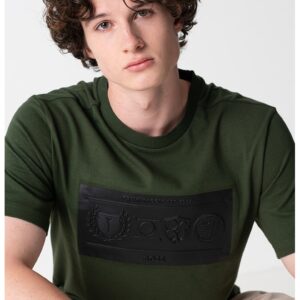 Tricou cu decolteu la baza gatului si maneci cazute