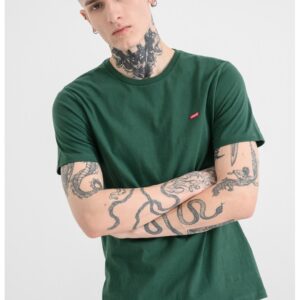 Tricou cu decolteu la baza gatului
