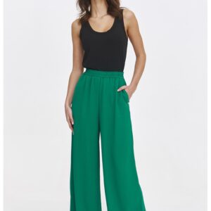 Pantaloni cu croiala ampla si buzunare laterale - Verde