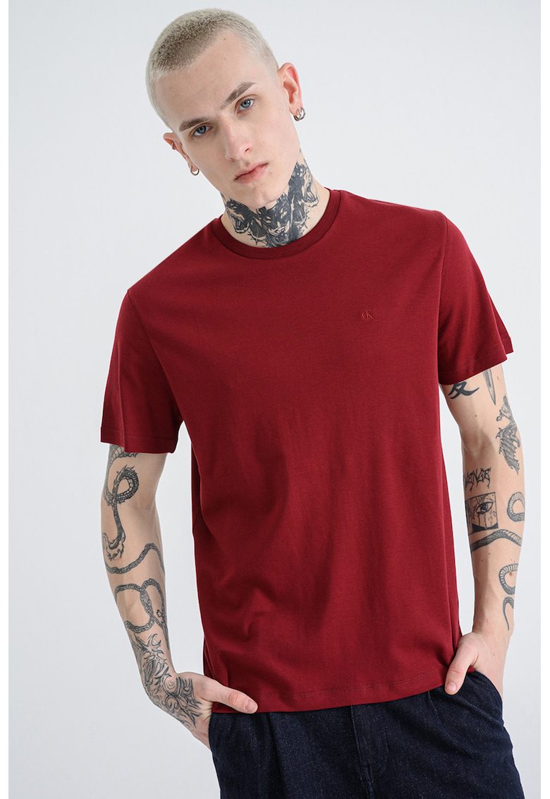Tricou regular fit cu decolteu la baza gatului - Visiniu
