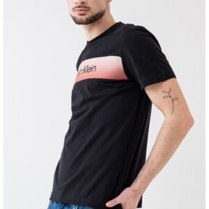Tricou din bumbac cu decolteu la baza gatului - Negru