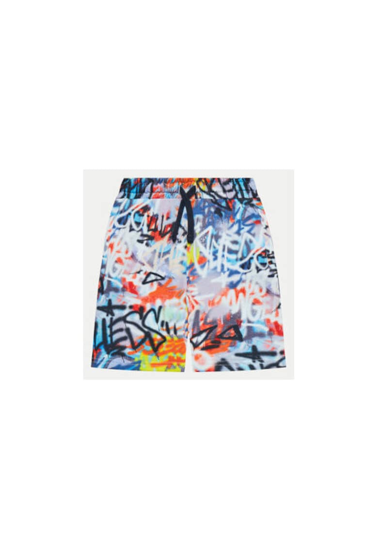 Pantaloni scurti cu talie elastica.