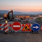 Ilustrație editorială pentru A10 Sebeș–Turda se închide temporar între Unirea și Turda, sens spre Turda. Deviere pe DN1 de la ora 20:00. Generat cu AI.
